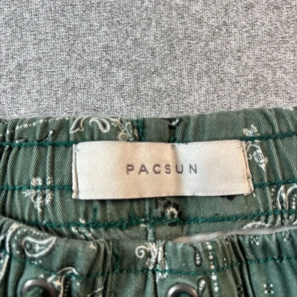 PacSun Volley Shorts Mens Small Green Paisley Bandana Drawstring Casual
